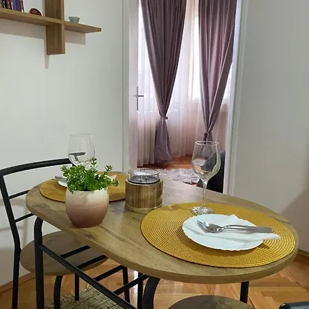 شقة Kosta ليسكوفاك